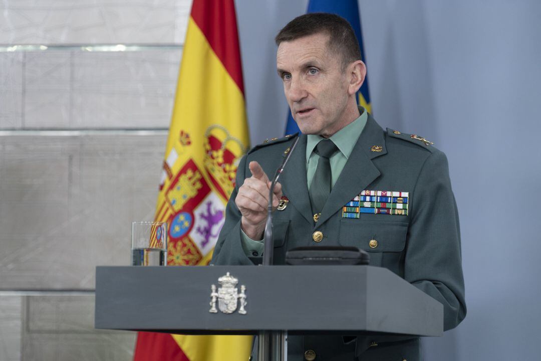 El jefe del Estado Mayor de la Guardia Civil, el general José Manuel Santiago, durante la rueda de prensa del Comité Técnico de Gestión del Covid-19, el pasado 5 de abril.