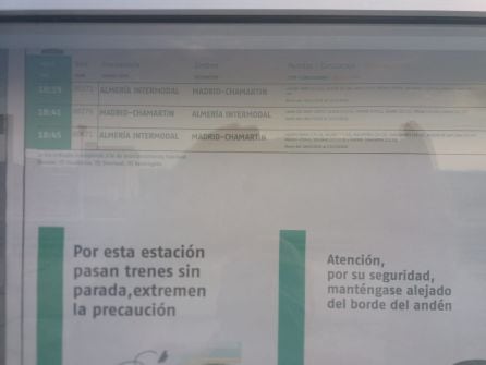 Tablón de anuncios en la estación de Jódar-Úbeda