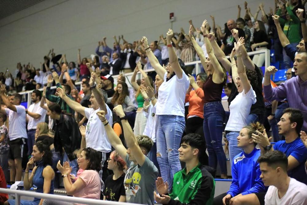 Los aficionados vibraron con un gran partido.