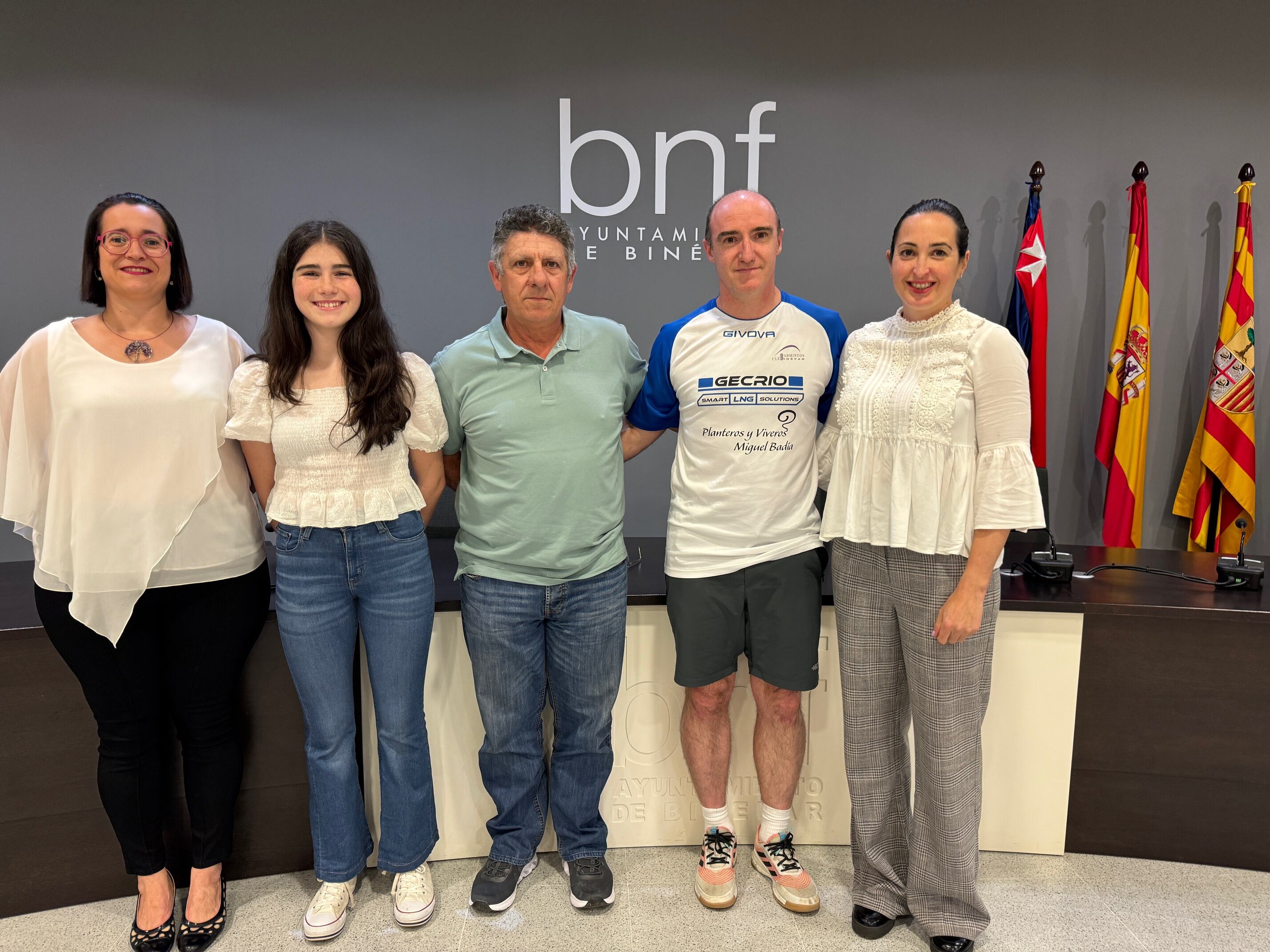 Patricia Rivera, Luzía Gil, Juanma García, Eduardo Marco y Beatriz Oliván. Belén Foz no ha podido asistir. Foto: Ayuntamiento de Binéfar