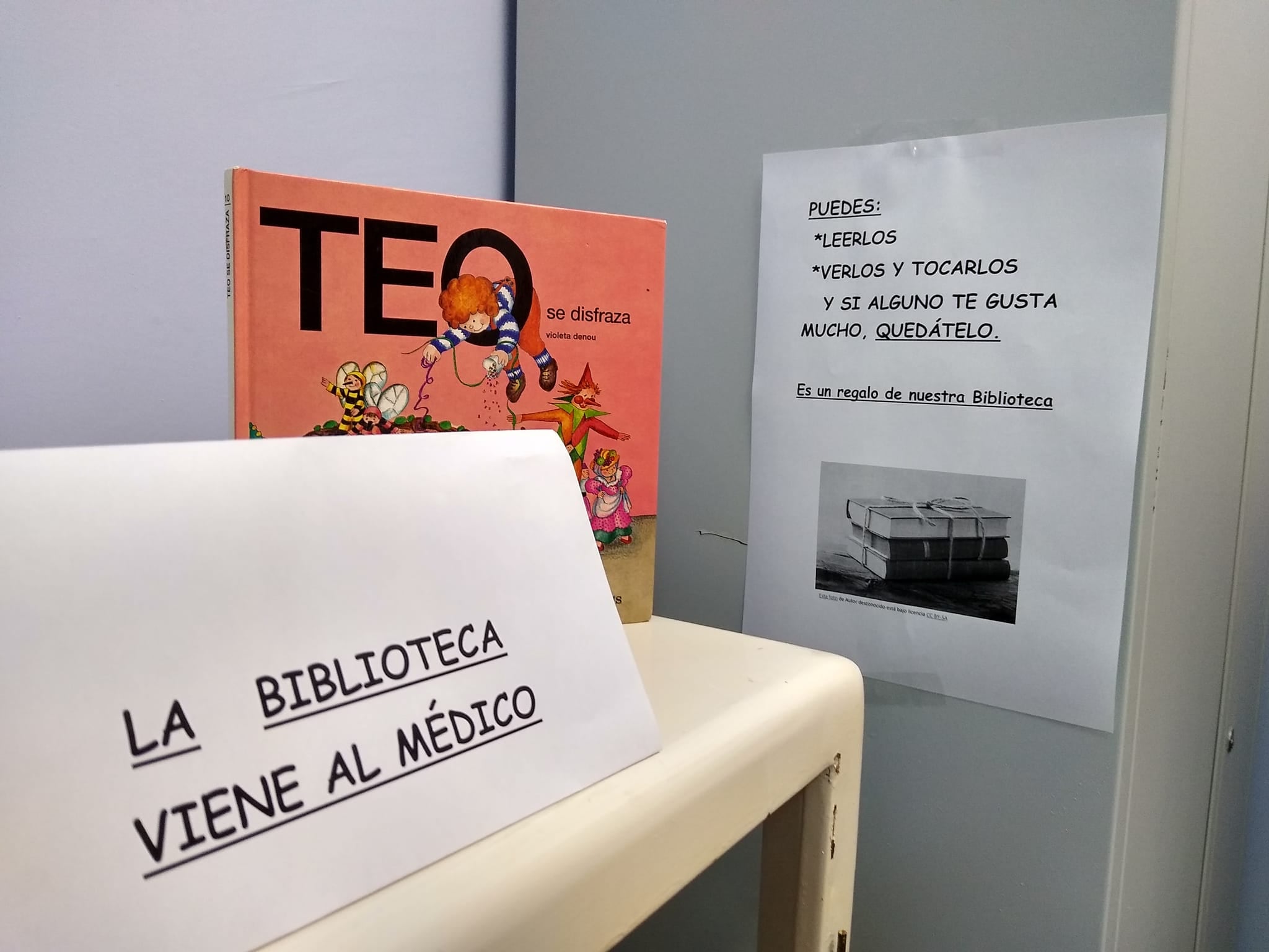 El nuevo punto de lectura en el consultorio médico acerca los libros sobre todo a los lectores más mayores de Albalate de las Nogueras.