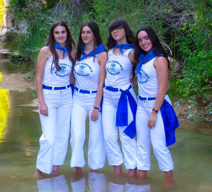 Martina Galindo Gelás, Julia Mairal González, Paula Abad Quintín y Claudia Solana Gorena ( de izquierda a derecha). Foto: Foto Nosotros