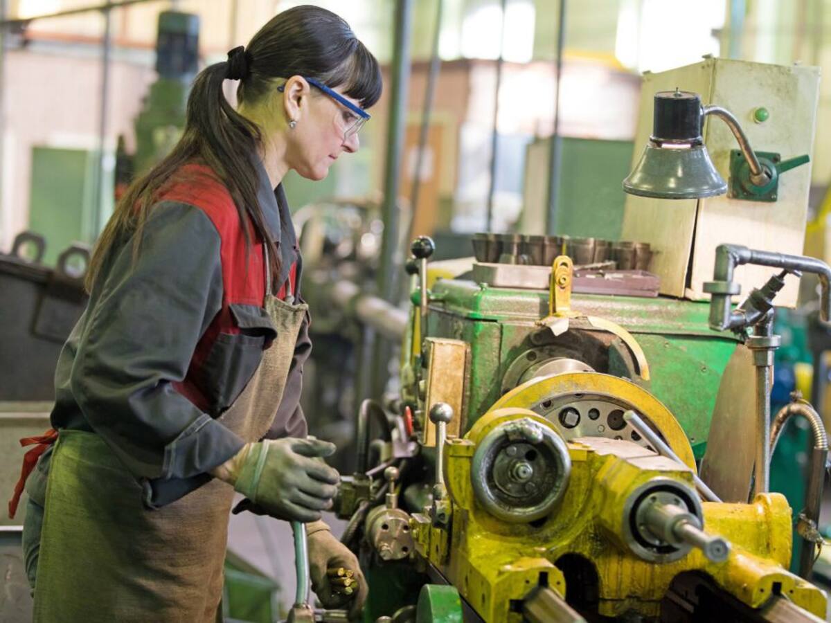 Euskadi vuelve a liderar la bajada el paro con 6.035 desempleados menos