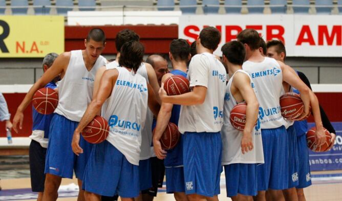 El nuevo Gipuzkoa Basket se prepara para la disputa de seis partidos en pretemporada.