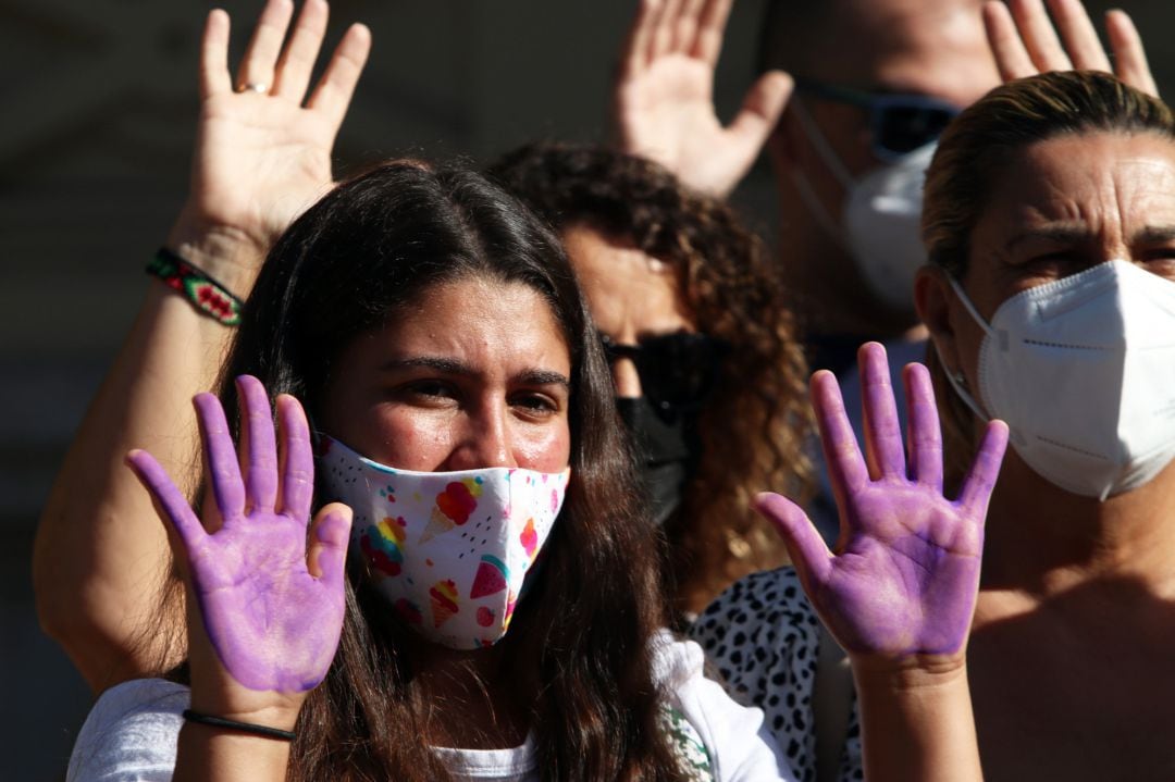 El Ayuntamiento de Málaga ha declarado dos días de luto oficial en recuerdo de la víctima, que ya había sufrido episodios de violencia de género con una pareja anterior