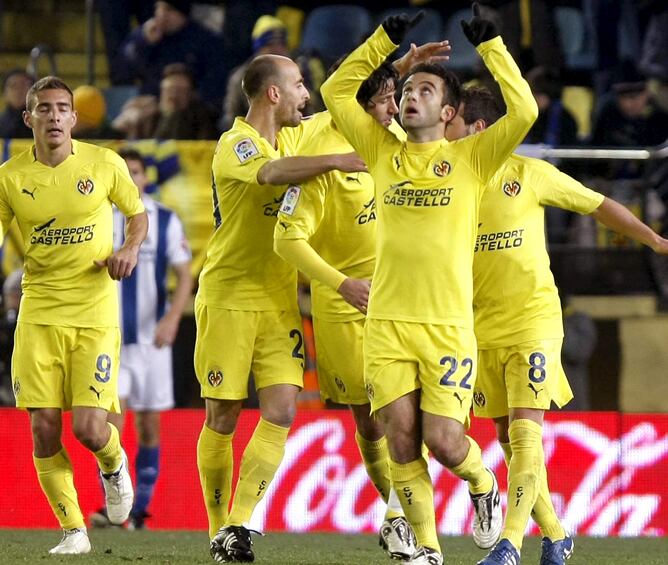 Rossi celebra un gol con el Villarreal