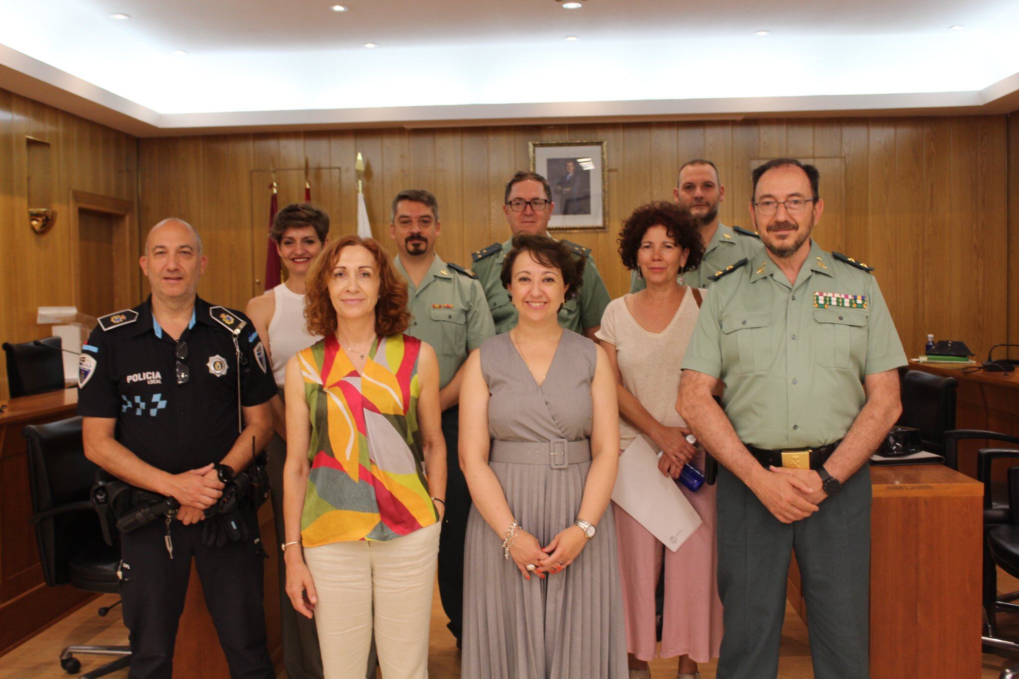 Foto de familia de la firma del convenio