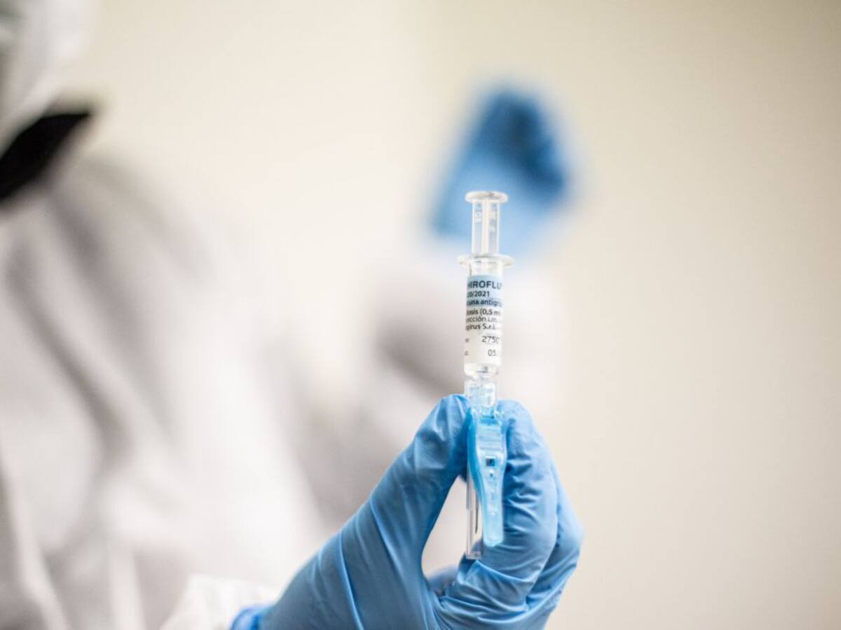 Castilla y León tendrá 300.000 vacunas el primer trimestre de 2021 para residentes y sanitarios