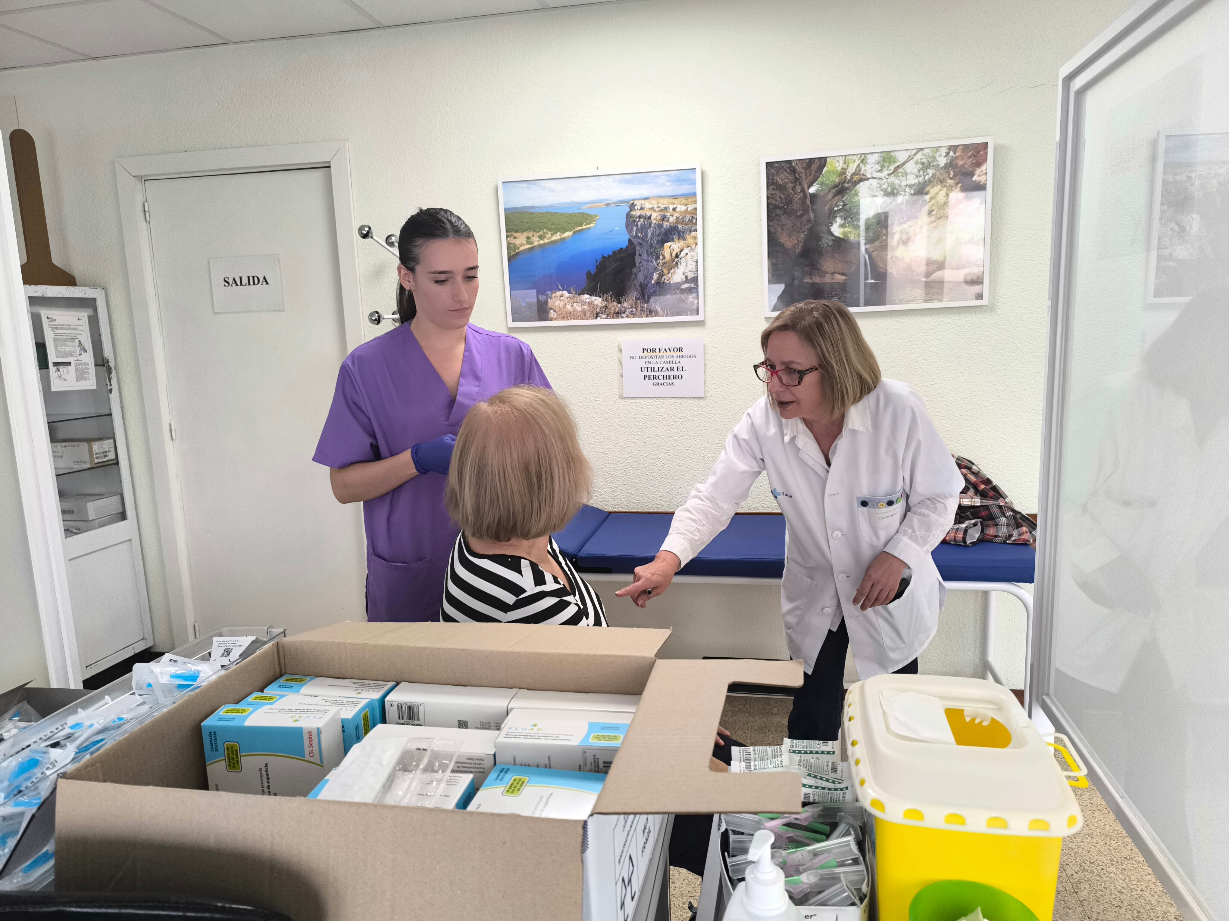 Inicio de la campaña de vacunación en el Centro de Salud de Jardinillos