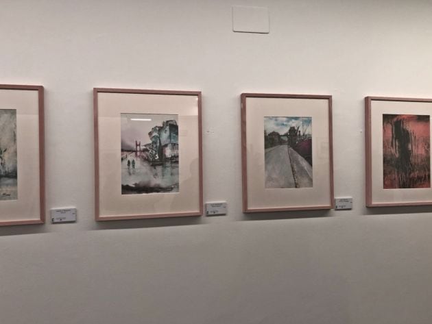 Distintas obras de la exposición entre las que se encuentra la de Olga González (Acuarela del Museo Guggenheim de Bilbao)