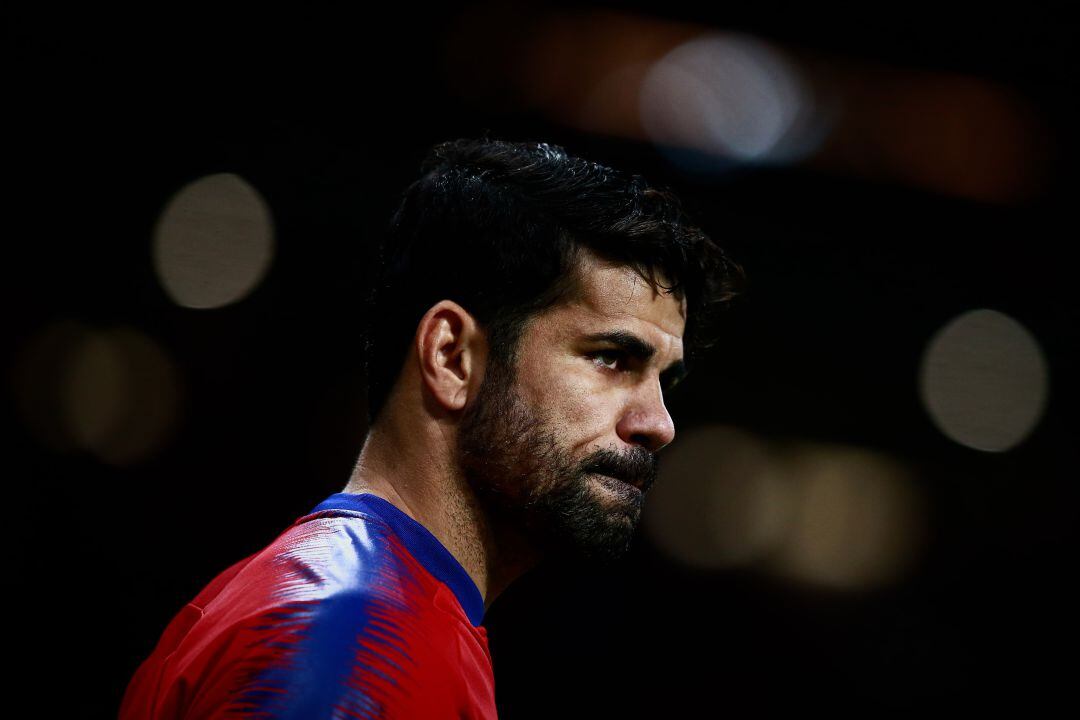 Diego Costa en el calentamiento antes del partido contra el Barcelona