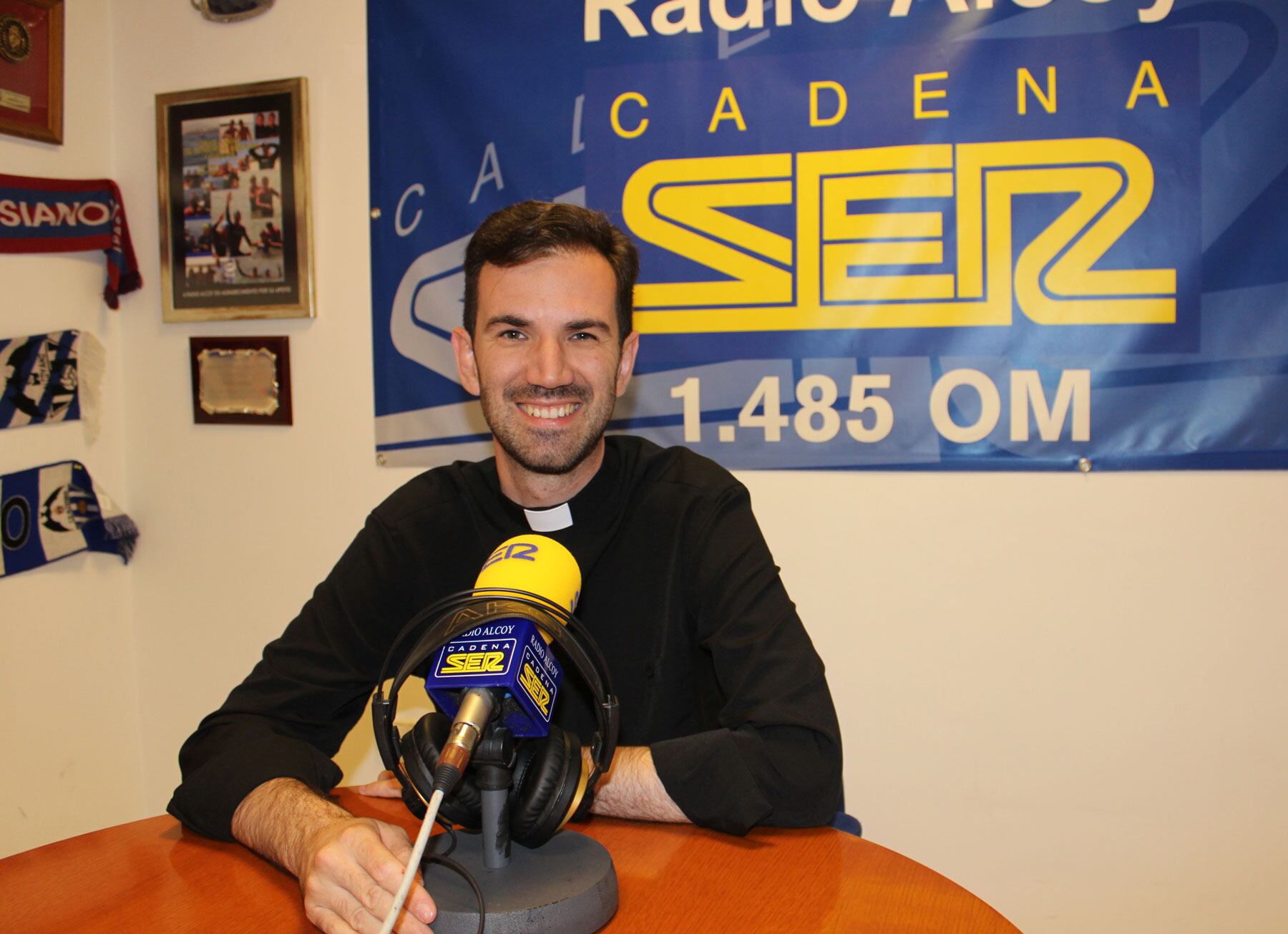Ignacio García Miralles, en l&#039;estudi central de Radio Alcoy