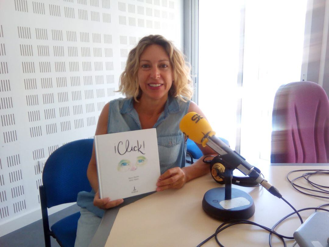 Marta Martín en Radio Huelva. 