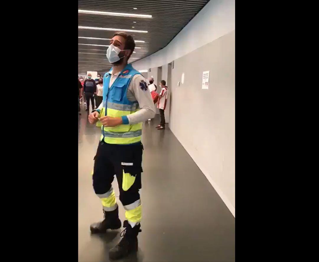 Jorge Prieto en la campaña de vacunación en el Wanda Metropolitano.