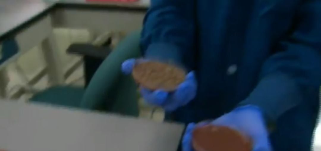 Experimento que demuestra la eficacia de las mascarillas.