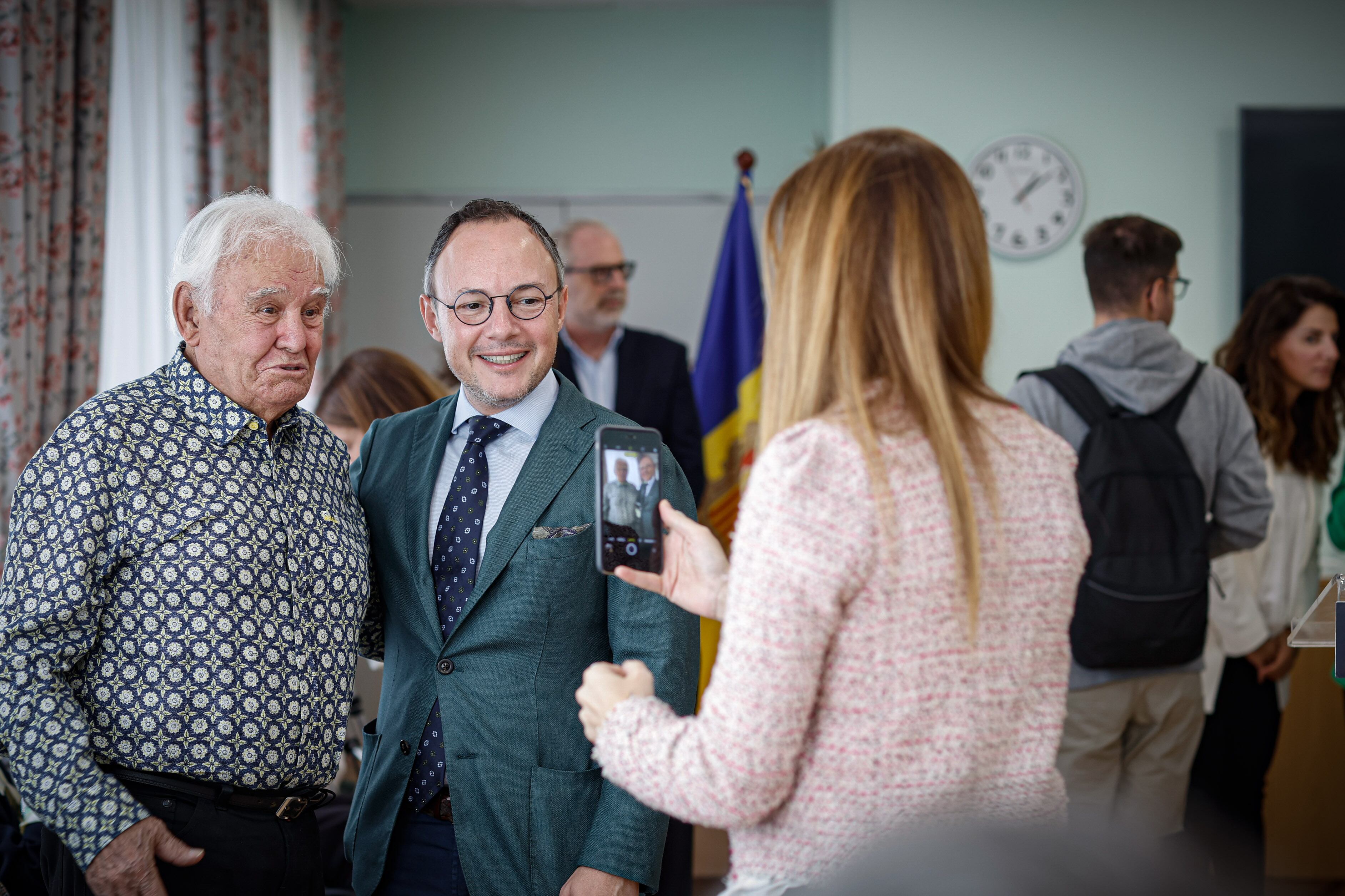 El cap de Govern, Xavier Espot, durant la celebració del dia de Meritxell amb els usuaris de la residència El Cedre