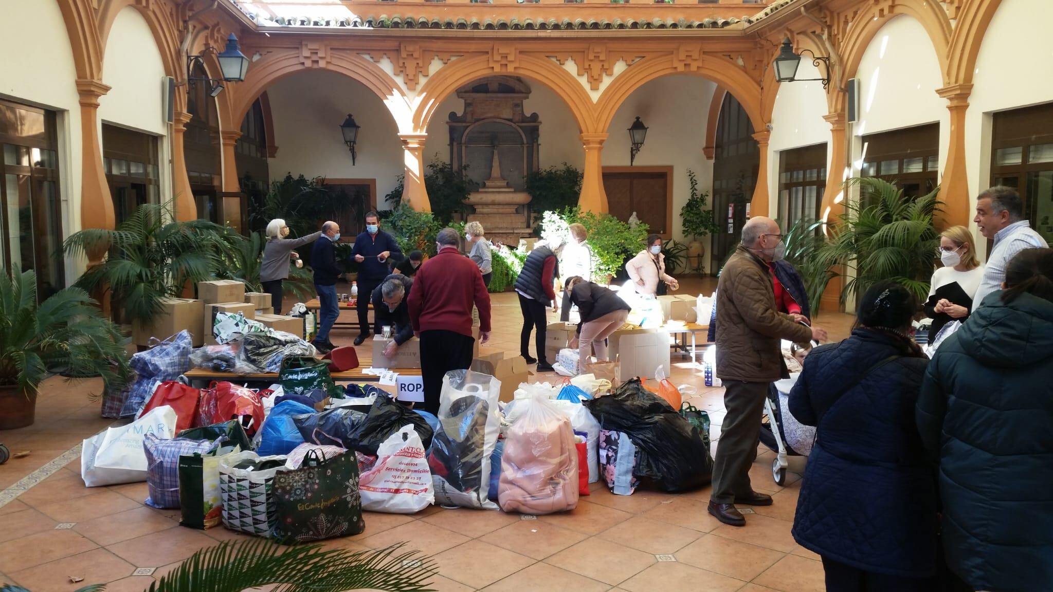 Recogida de ayuda en el centro cultural San Hipólito de Córdoba