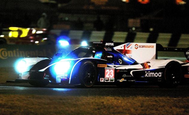 Fernando Alonso, en un entrenamiento nocturno en Daytona Beach.