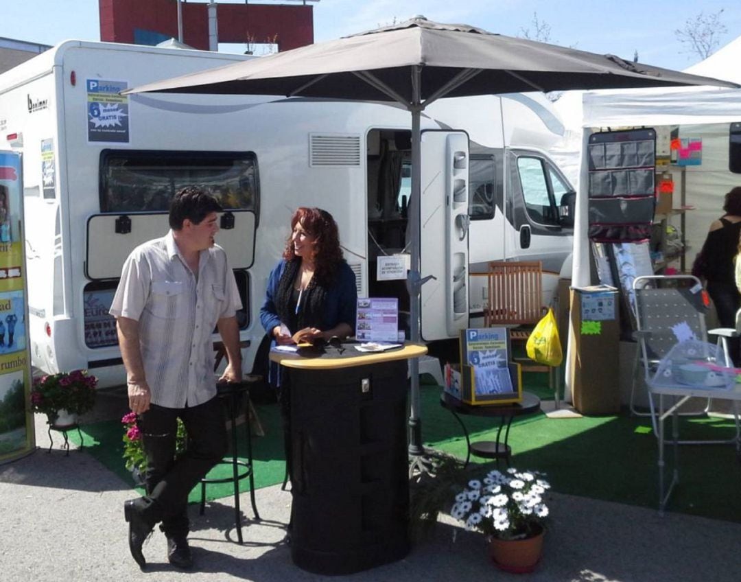 Jesús y Esther gerentes de esta empresa de alquiler de autocaravanas