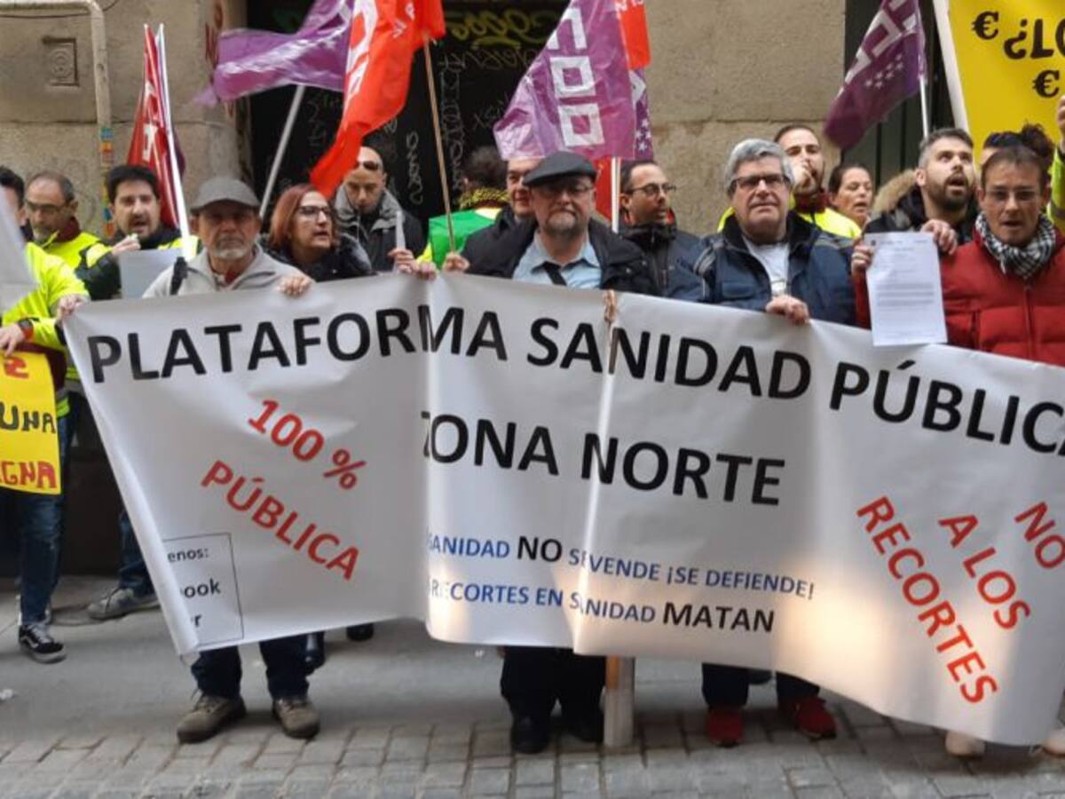 Las plataformas de la sanidad pública empiezan a recoger firmas contra el recorte de horario en atención primaria