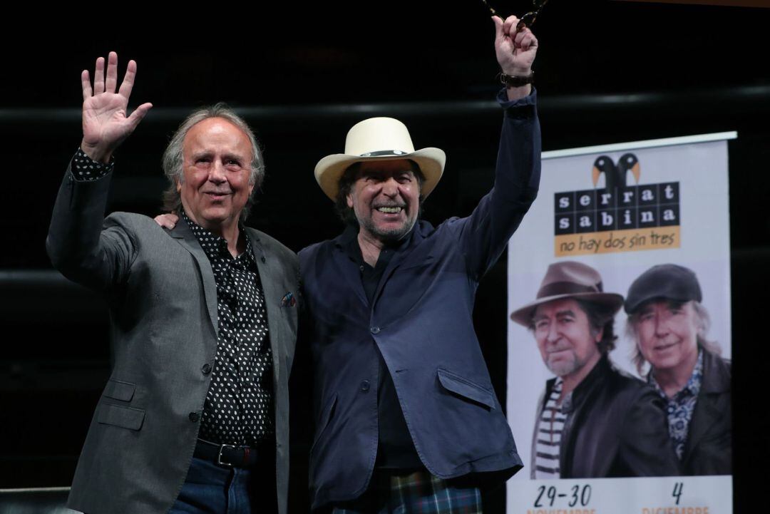 Joan Manuel Serrat y Joaquín Sabina participan en una conferencia de prensa en Ciudad de México (México).
