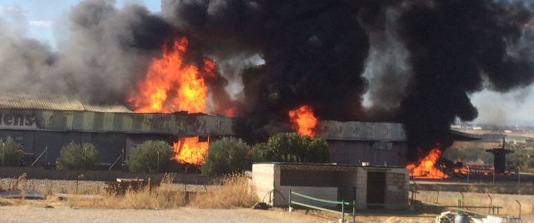 Imagen del incendio declarado en Esquivias