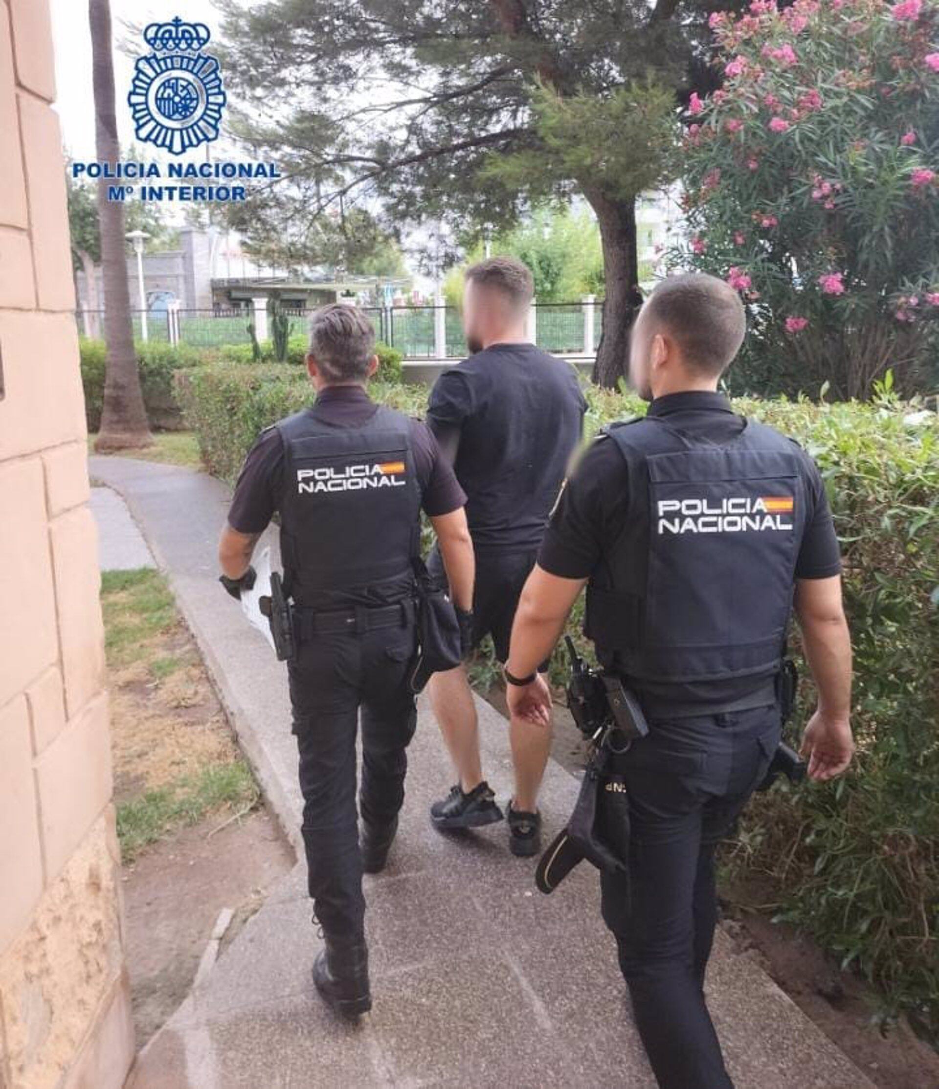 05/08/2023 Agentes de la Policía Nacional detienen en Calvià a un hombre por una orden europea de detención, por tráfico de drogas
SOCIEDAD 
POLICÍA NACIONAL
