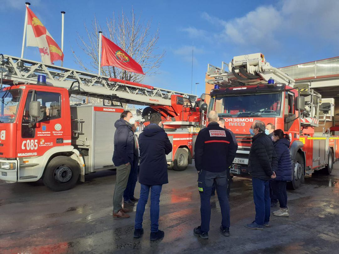 Reunión de varios diputados provinciales son representantes de los bomberos de la provincia