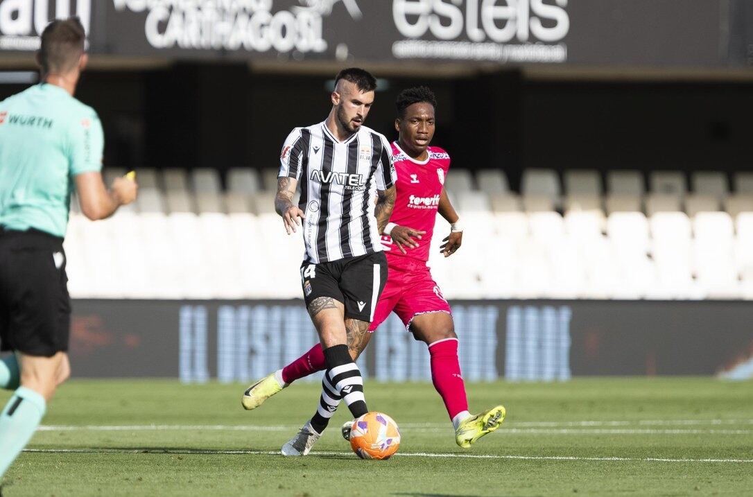 Álex Millán durante el partido
