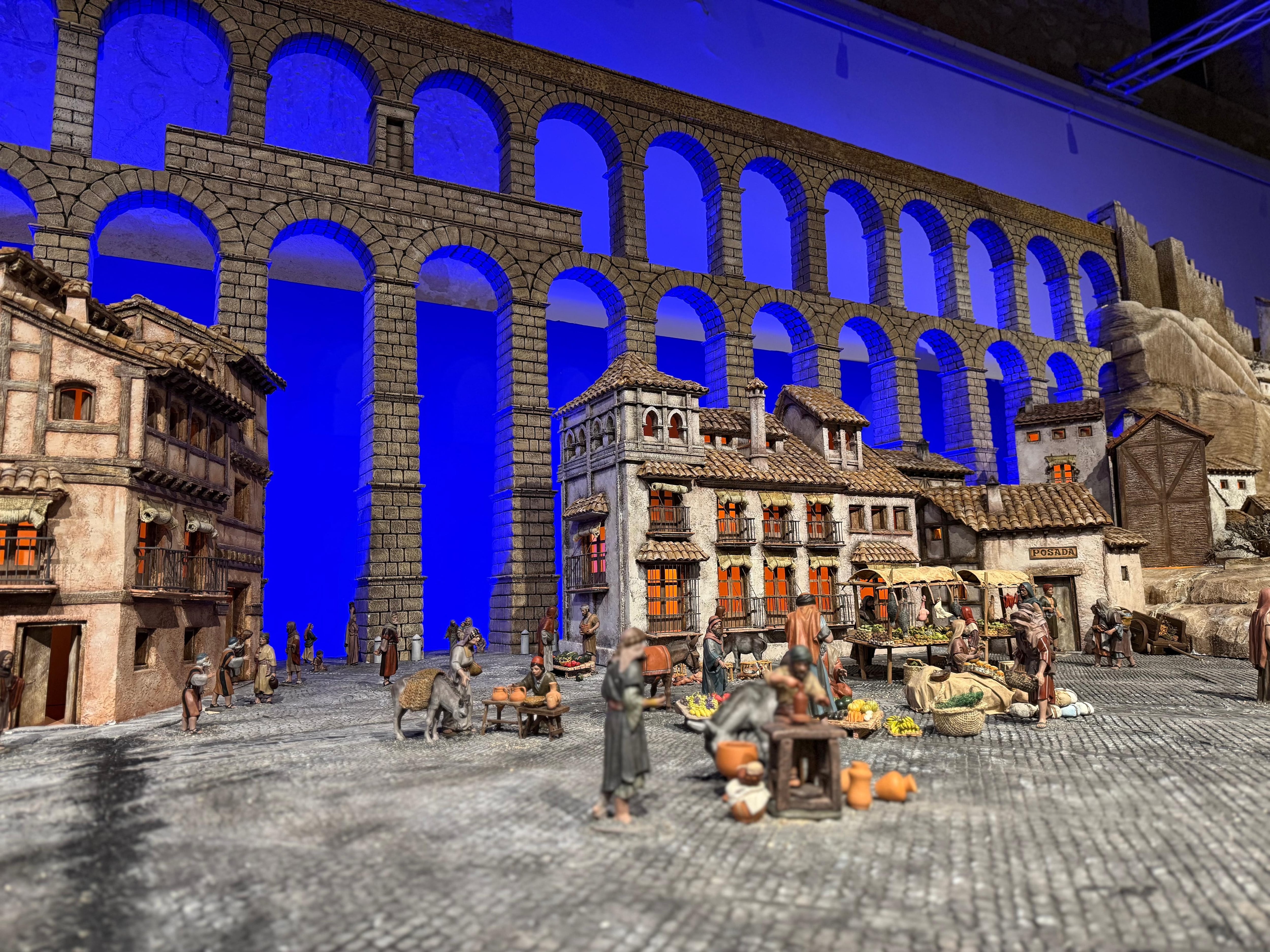 El Belén Municipal recoge escenas inspiradas en puntos emblemáticos y rasgos urbanos de la ciudad