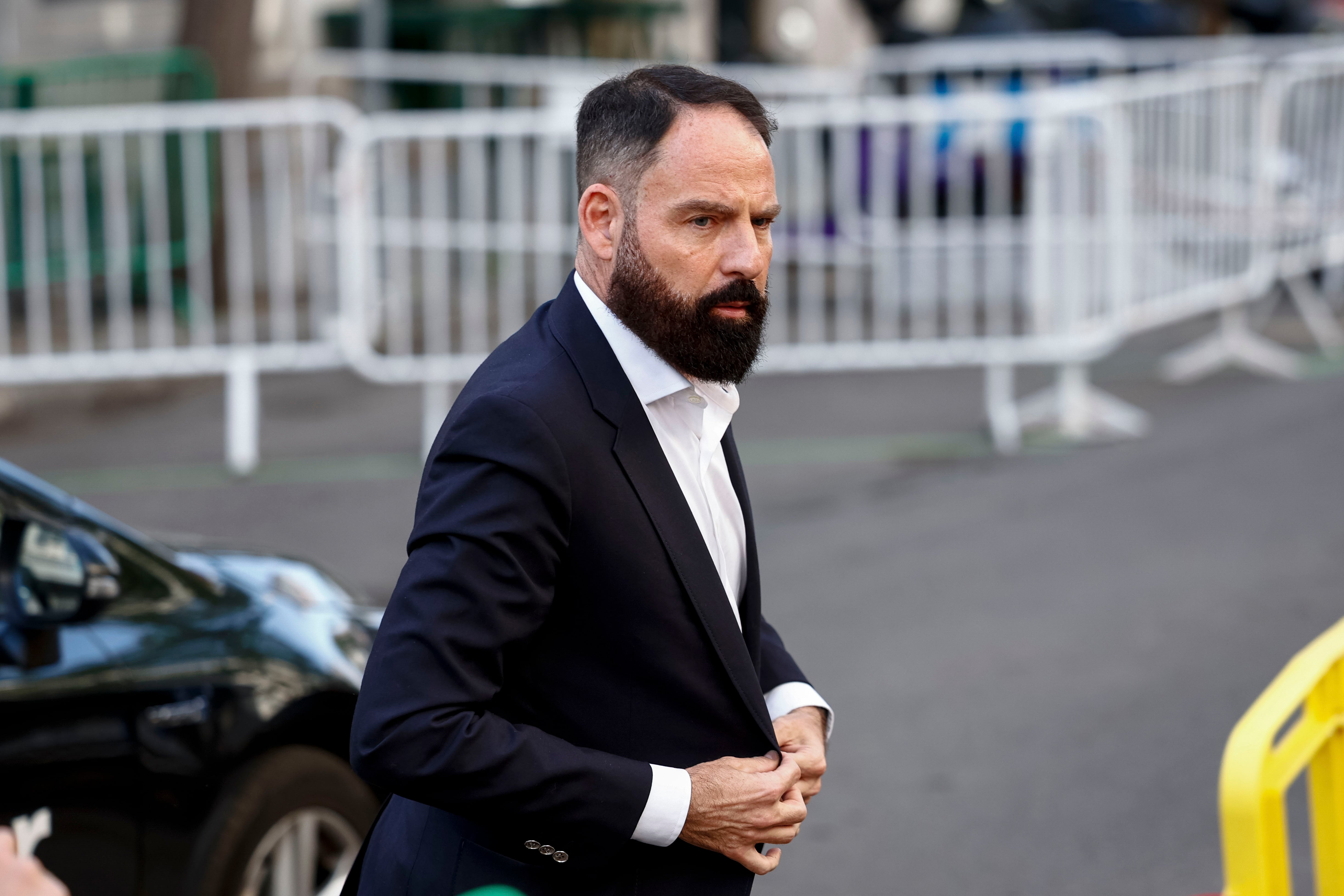 El exgerente del PSOE Mariano Moreno, a su llegada al Tribunal Supremo donde continúa el juicio a José Luis Ábalos en una jornada que estará centrada en la entrada y salida de dinero en efectivo de la sede de Ferraz y en la que también está citada la presidenta del Tribunal de Cuentas, Enriqueta Chicano.