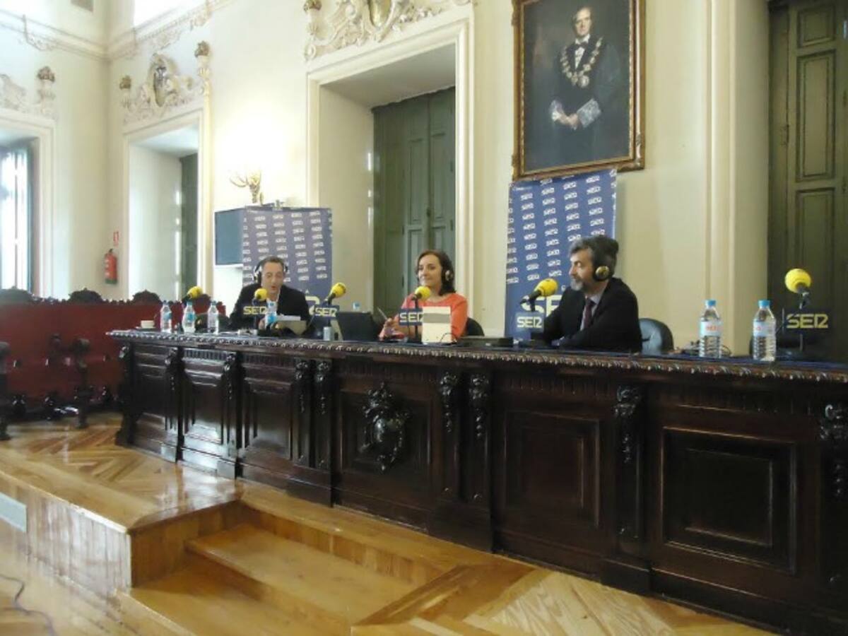 Pepa Bueno junto al presidente del Tribunal Supremo Carlos Lemes