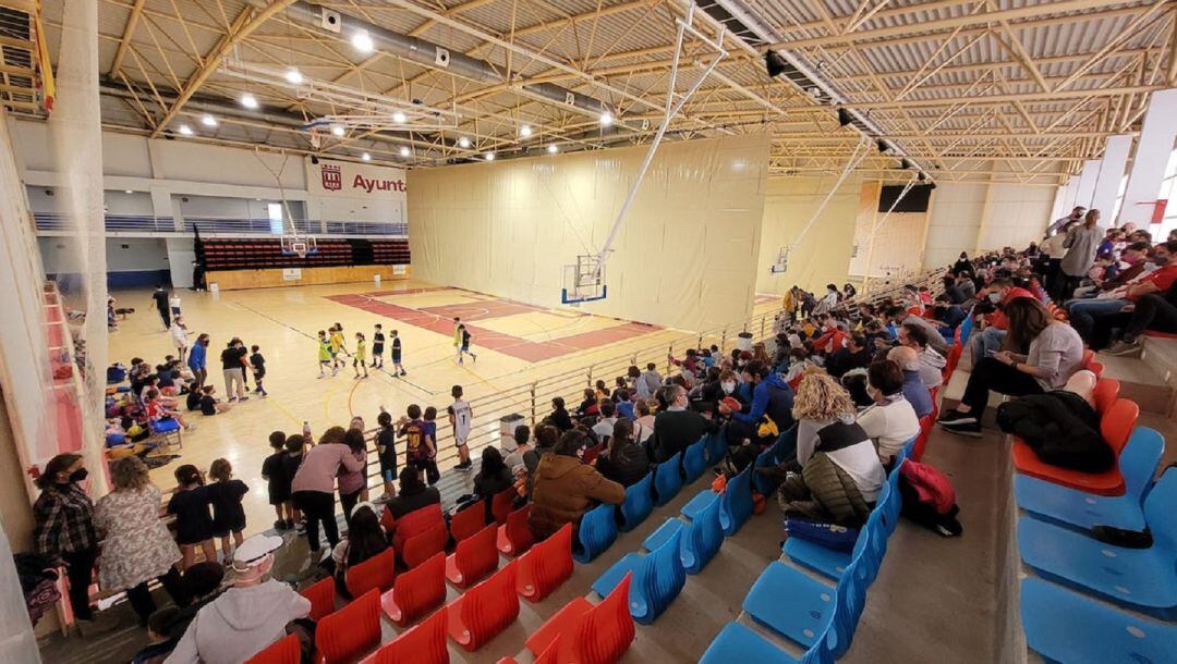 Partido de baloncesto en Lobete.