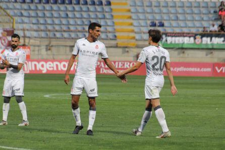 Alfonso y Luque sufrieron en un partido de ida y vuelta