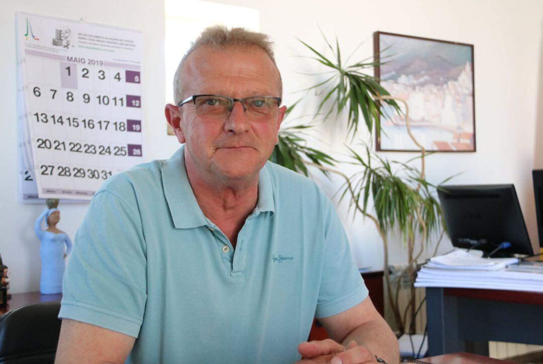 Pla mitjà de l'alcalde en funcions i candidat d'ERC a Cadaqués, Josep Lloret