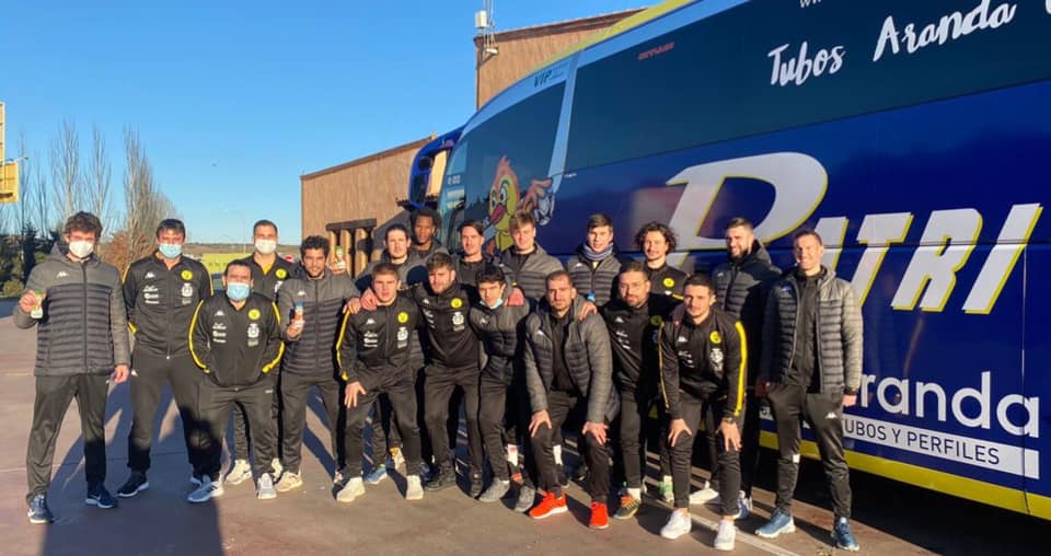 La expedición amarilla durante el viaje a O Rosal