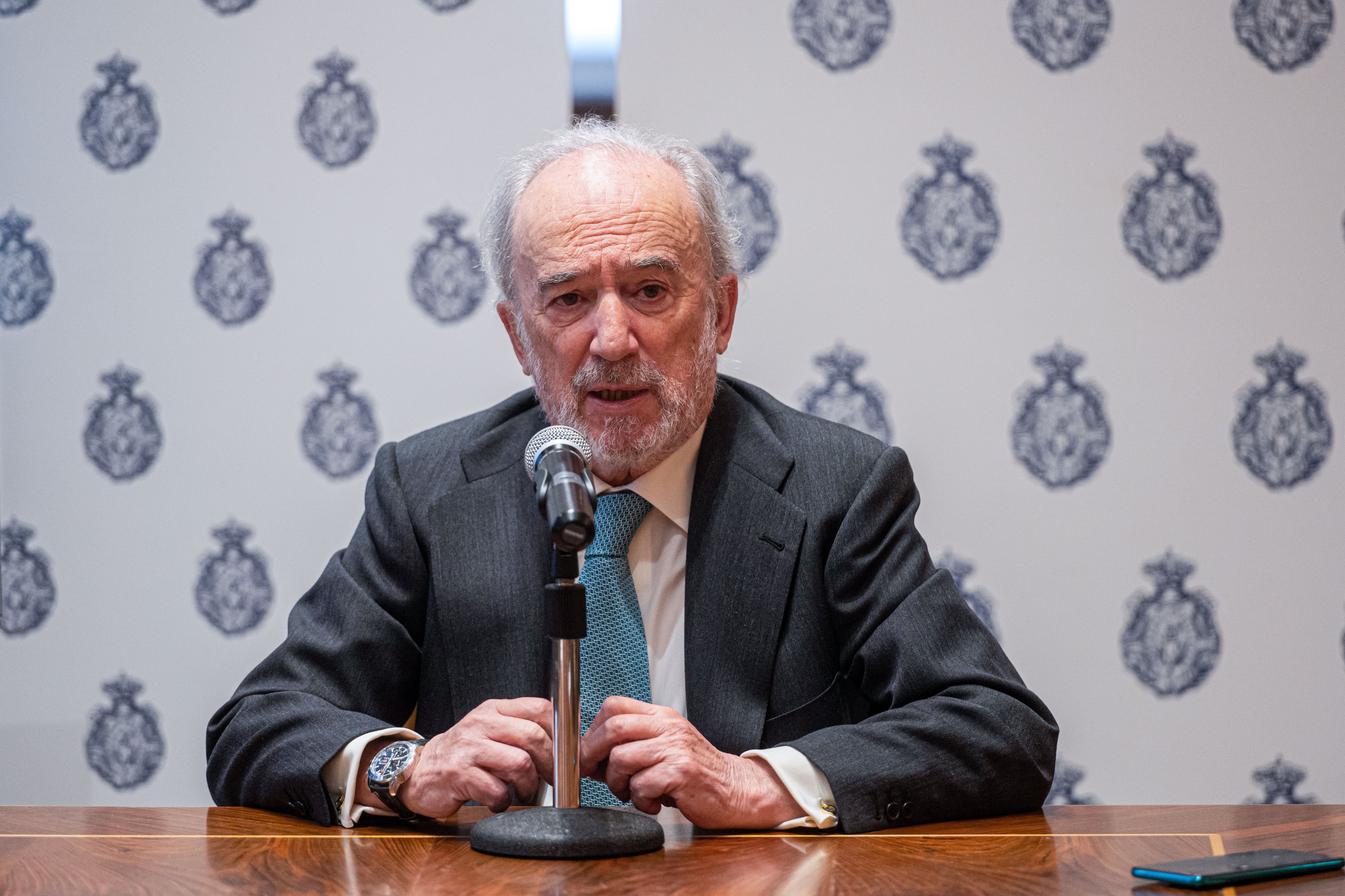 MADRID, 22/12/2022.- El director de la Real Academia Española (RAE) y presidente de la Asociación de Academias de la Lengua Española (ASALE), Santiago Muñoz Machado, informa a los medios sobre el IX Congreso Internacional de la Lengua Española (CILE), este jueves en Madrid. EFE/ Fernando Villar
