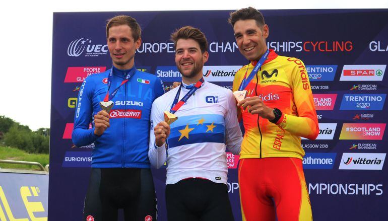 David Valero (de amarillo y rojo) en el podio de Glasgow tras conseguir el bronce en el Campeonato de Europa de bici de montaña