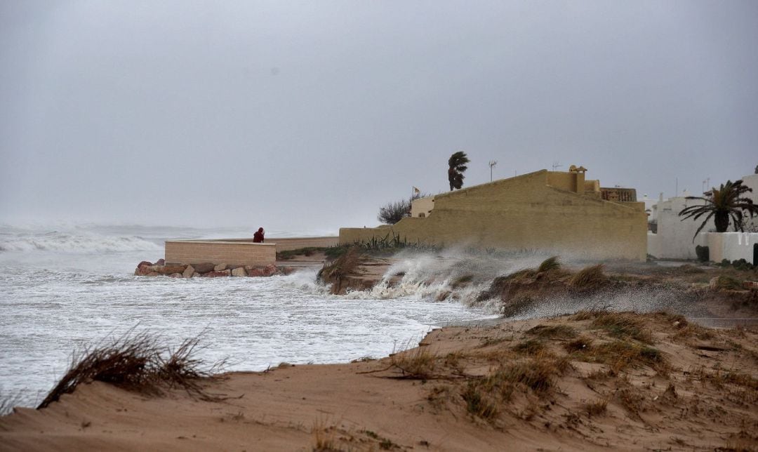 Imagen de la playa de El Saler de Valencia durante la borrasca Gloria, en 2020.