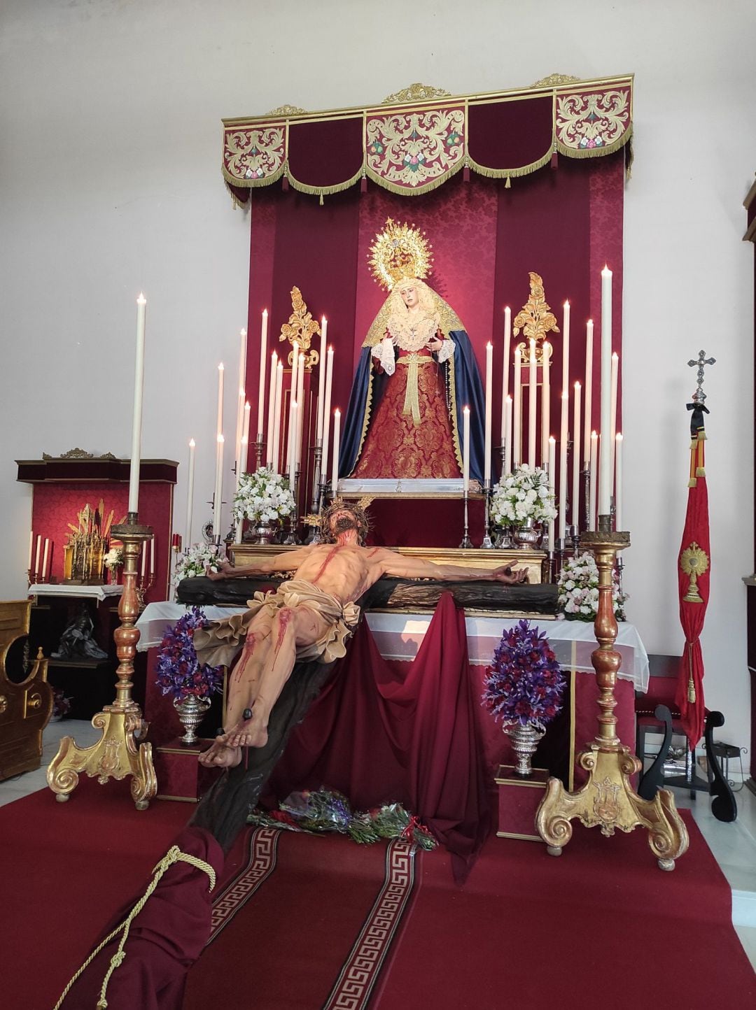 Imagen de la veneración del Cristo de la Sed