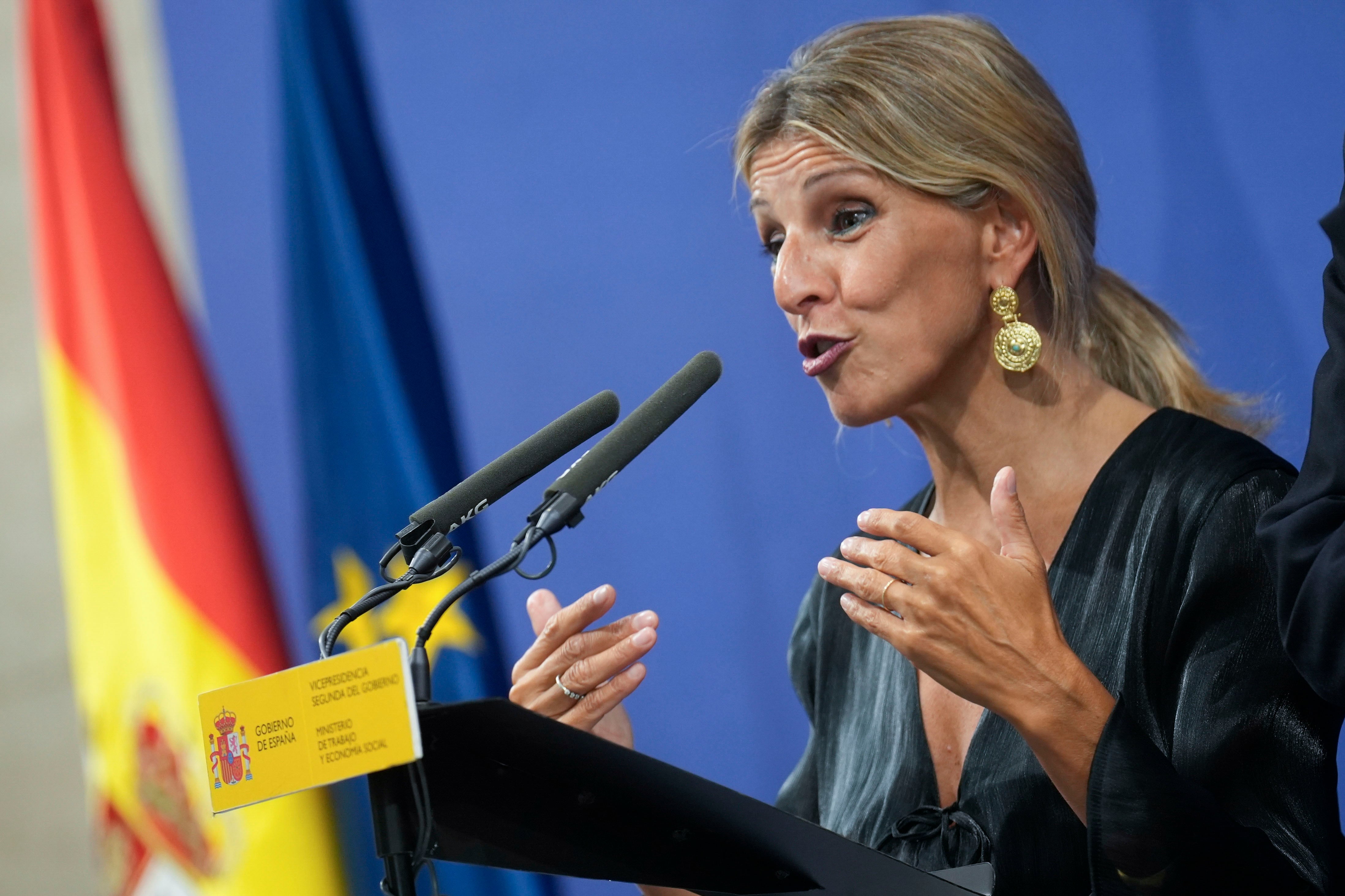 La vicepresidenta segunda y ministra de Trabajo y Economía Social, Yolanda Díaz EN una rueda de prensa.
