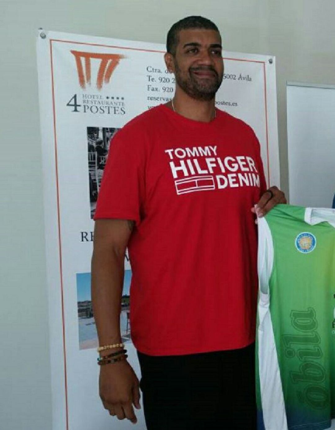 Sidao, el día que se anunciaba su renovación con el Óbila para la temporada 2018-19