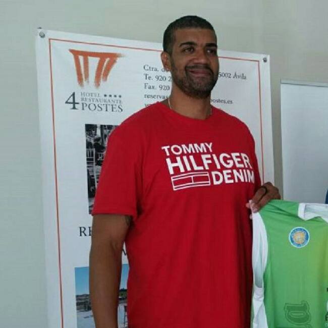 Sidao, el día que se anunciaba su renovación con el Óbila para la temporada 2018-19