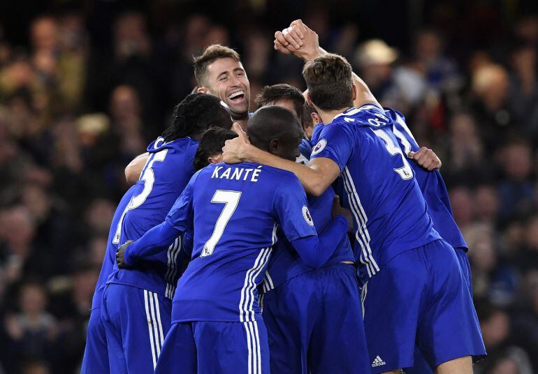 Los jugadores del Chelsea celebran la victoria ante el Everton.