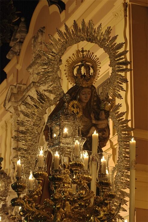 La Virgen del Amparo de La Magdalena cerrará este domingo el calendario de procesiones de Gloria.