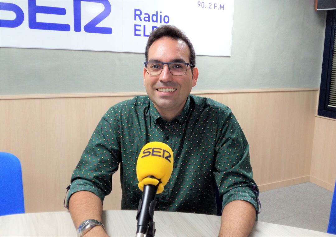 Miguel Ángel Campos, director de “Mayores Activos. Aulas de la 3ª Edad”, en Radio Elda SER