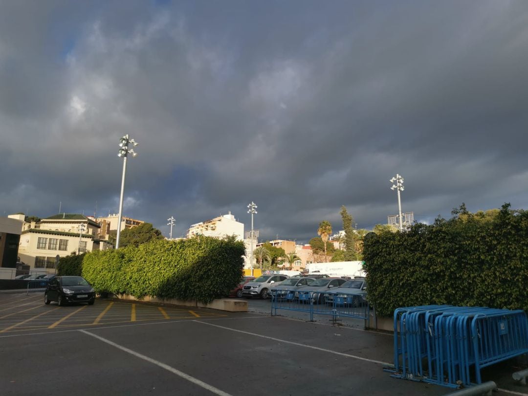 En Alicante capital se han podido ver este sábado algunos rayos de Sol