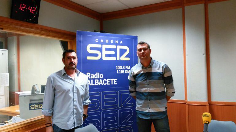 Juan Carlos Olmos y Raúl Olmos, esta mañana en los estudios de Radio Albacete