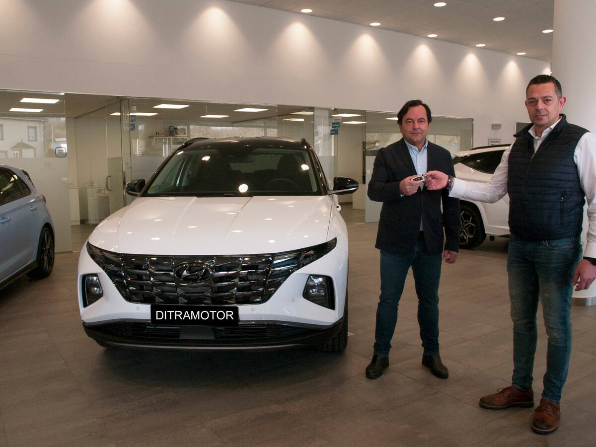 Radio Lugo estrena nuevo vehículo, un Hyundai Tucson híbrido