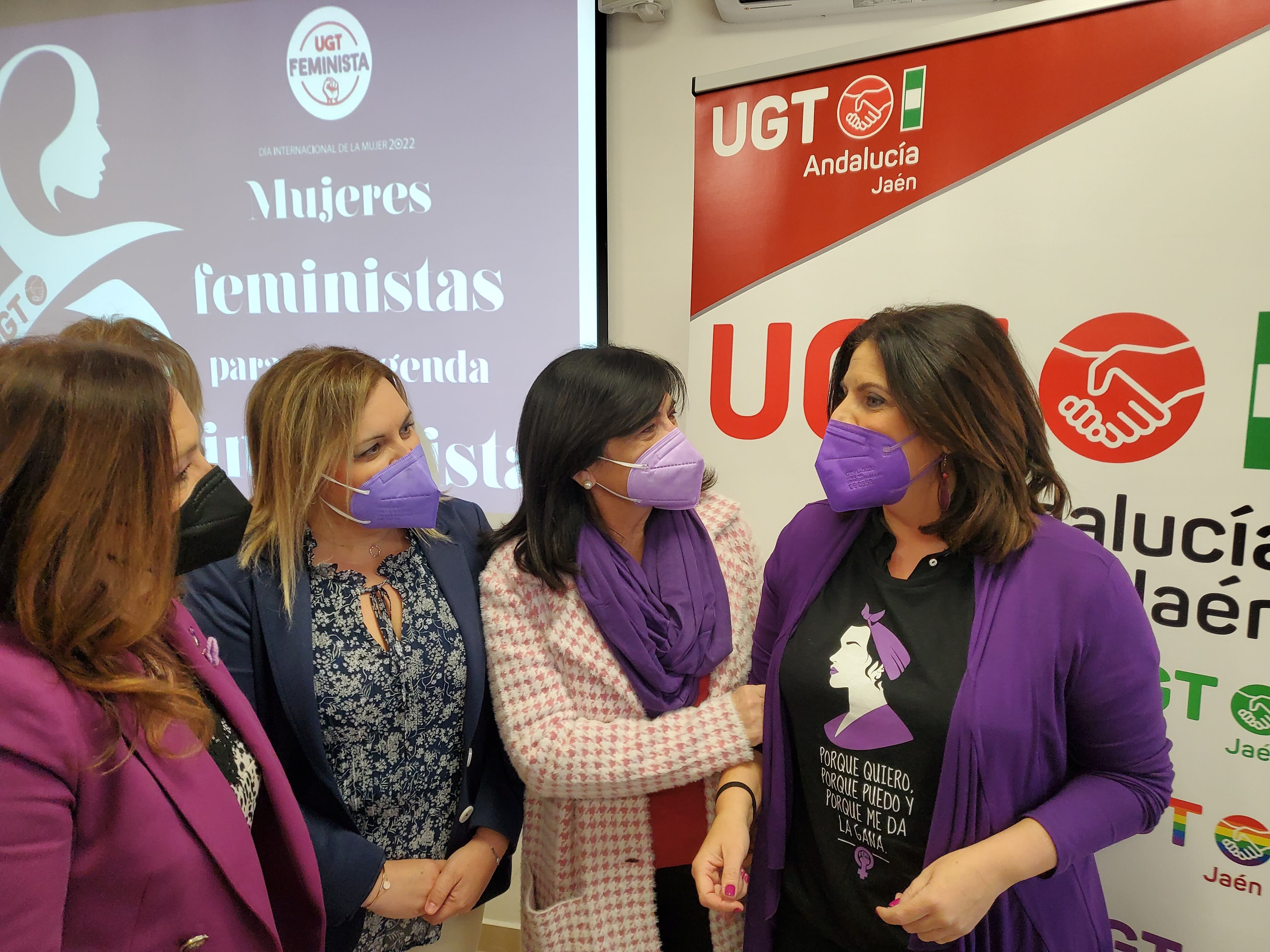 Ángeles Férriz en el desayuno que organiza UGT con motivo del 8M.